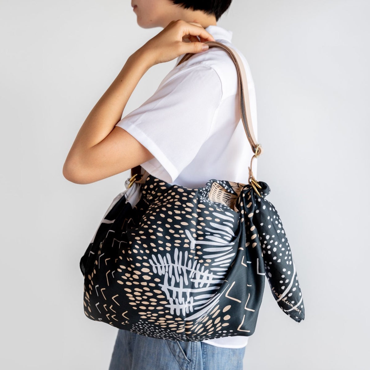 Mountain Blossom Midnight Blue & Adjustable Leather Carry Strap Set