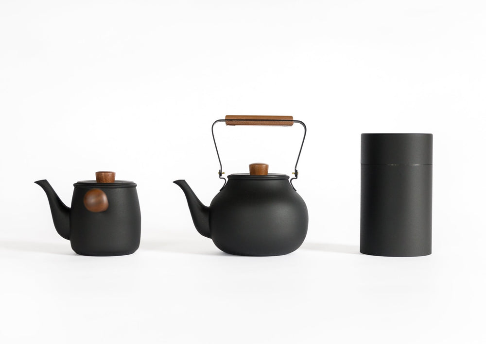 Japanese handcrafted Tea container